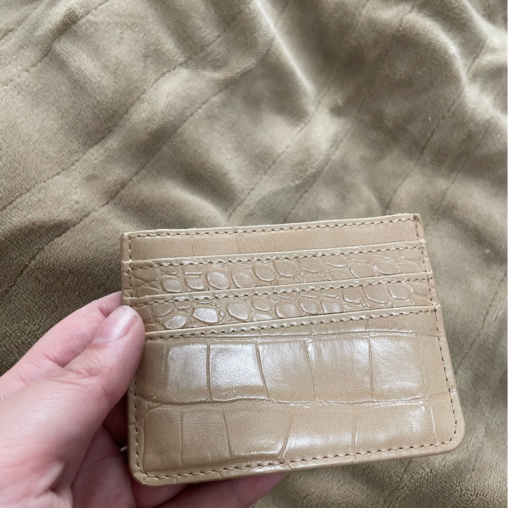Elegant Tan Leather Card Holder